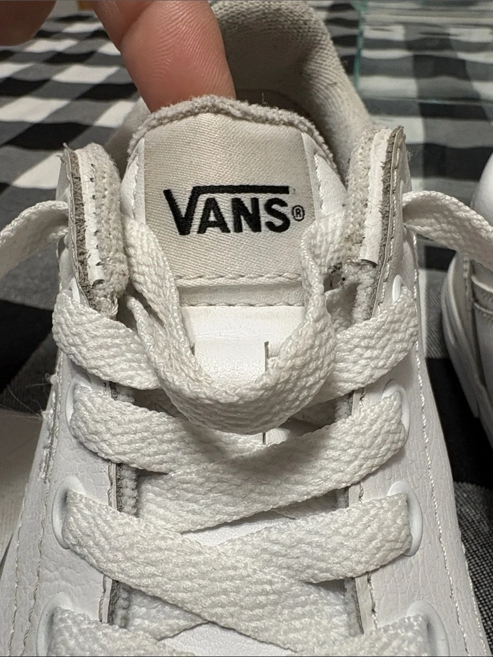 Vans White Leather Lace Up Sneaker Shoes  Women's Size 7 Terrycloth Lined